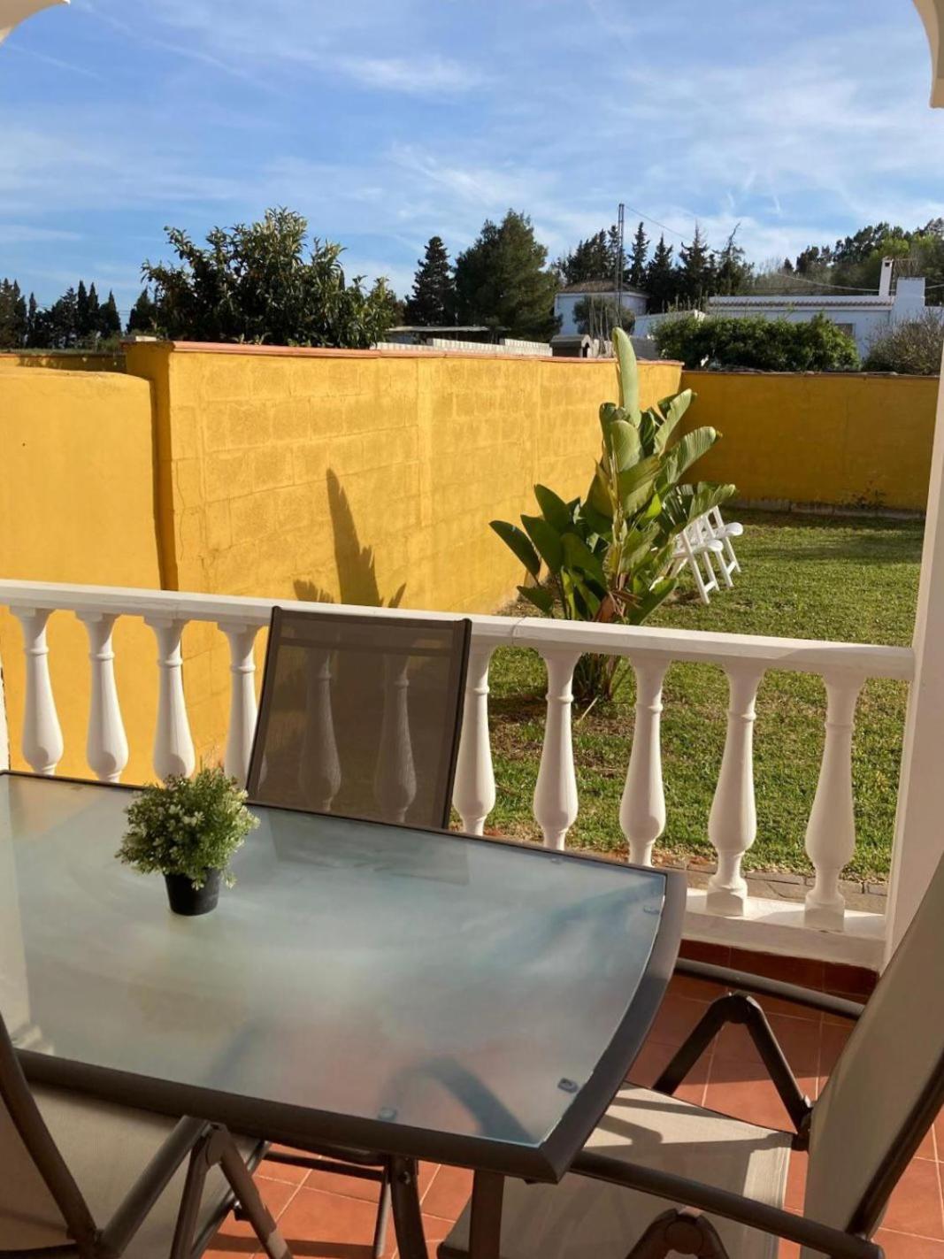 Hostal Del Faro Conil De La Frontera Exterior foto